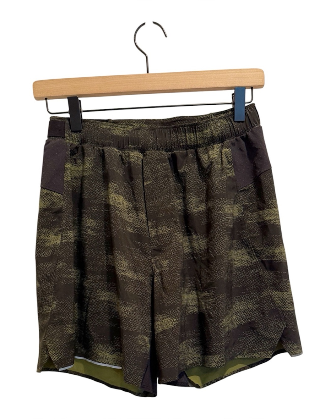 LULULEMON‎ Men’s Surge Short 5” in Black and Green Camo Print